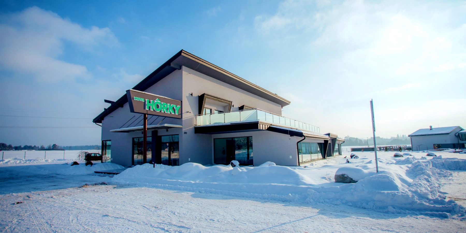 Motel Hôrky v zime, zasnežená krajina Liptova